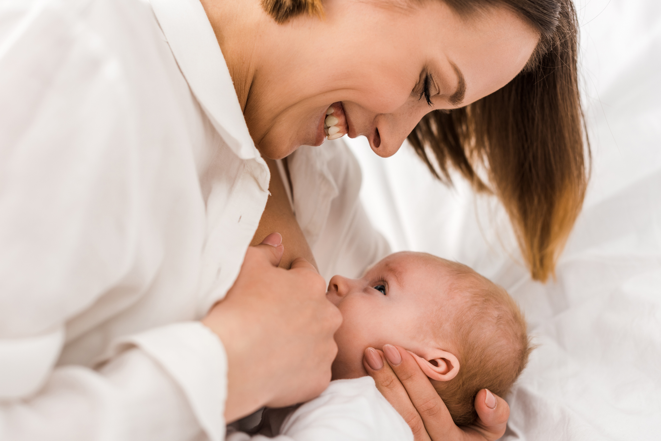 A 3 legjobb szoptatási testhelyzet - Gyerek | Femina