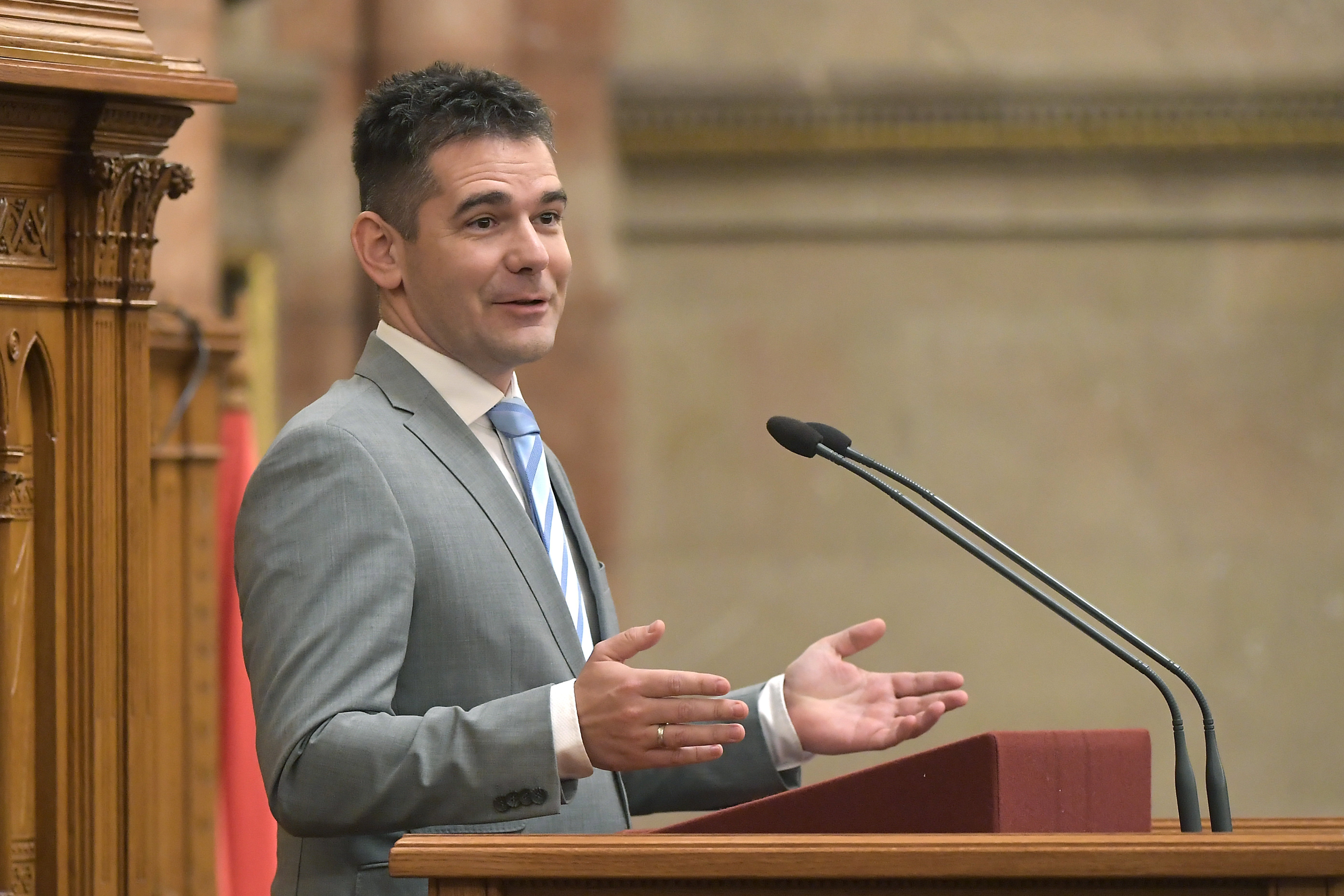 Heves szópárbaj övezte a budapesti választási szabályok megváltoztatásáról szóló vitát