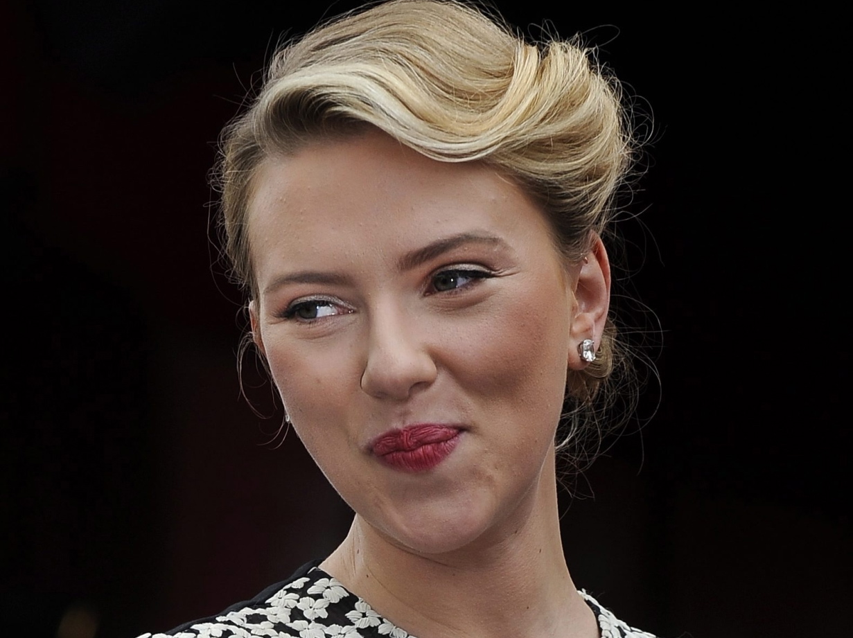 Przy okazji uroczystości na Hollywood Walk of Fame przypomniano, że aktorka ma w swoim dorobku cztery nominacje do Złotych Globów, jedną nagrodę BAFTA oraz jedną Tony...