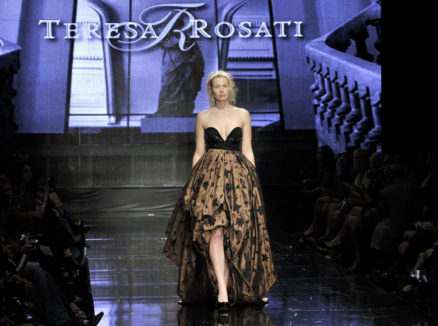 Pokaz kolekcji Teresy Rosati na Beverly Hills Fashion Festival