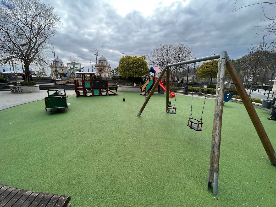 Itt a lista! Ezek a budapesti játszóterek újulnak meg hamarosan