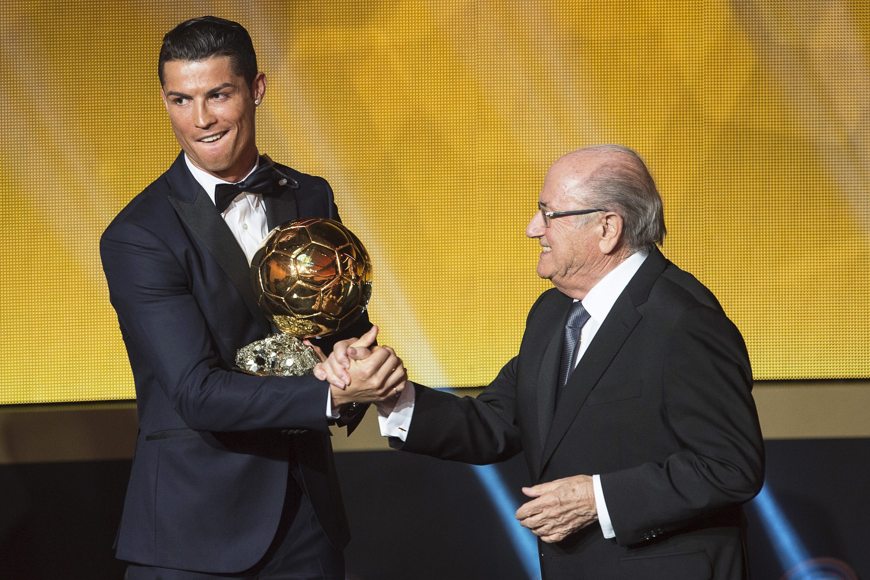 Cristiano Ronaldo Złotą Piłkę FIFA odbierał w asyście rodziny