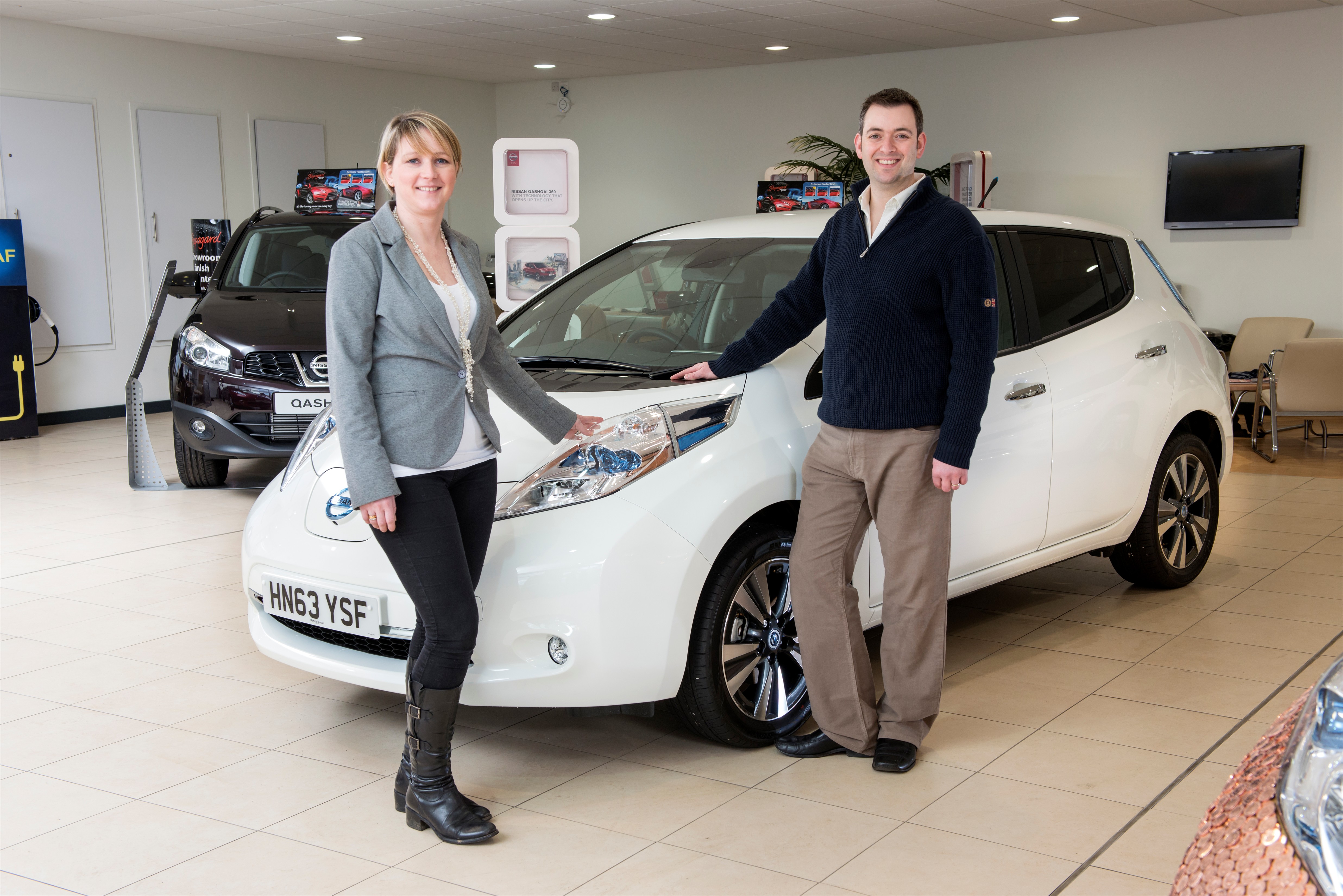 Nissan leaf nr 100 000