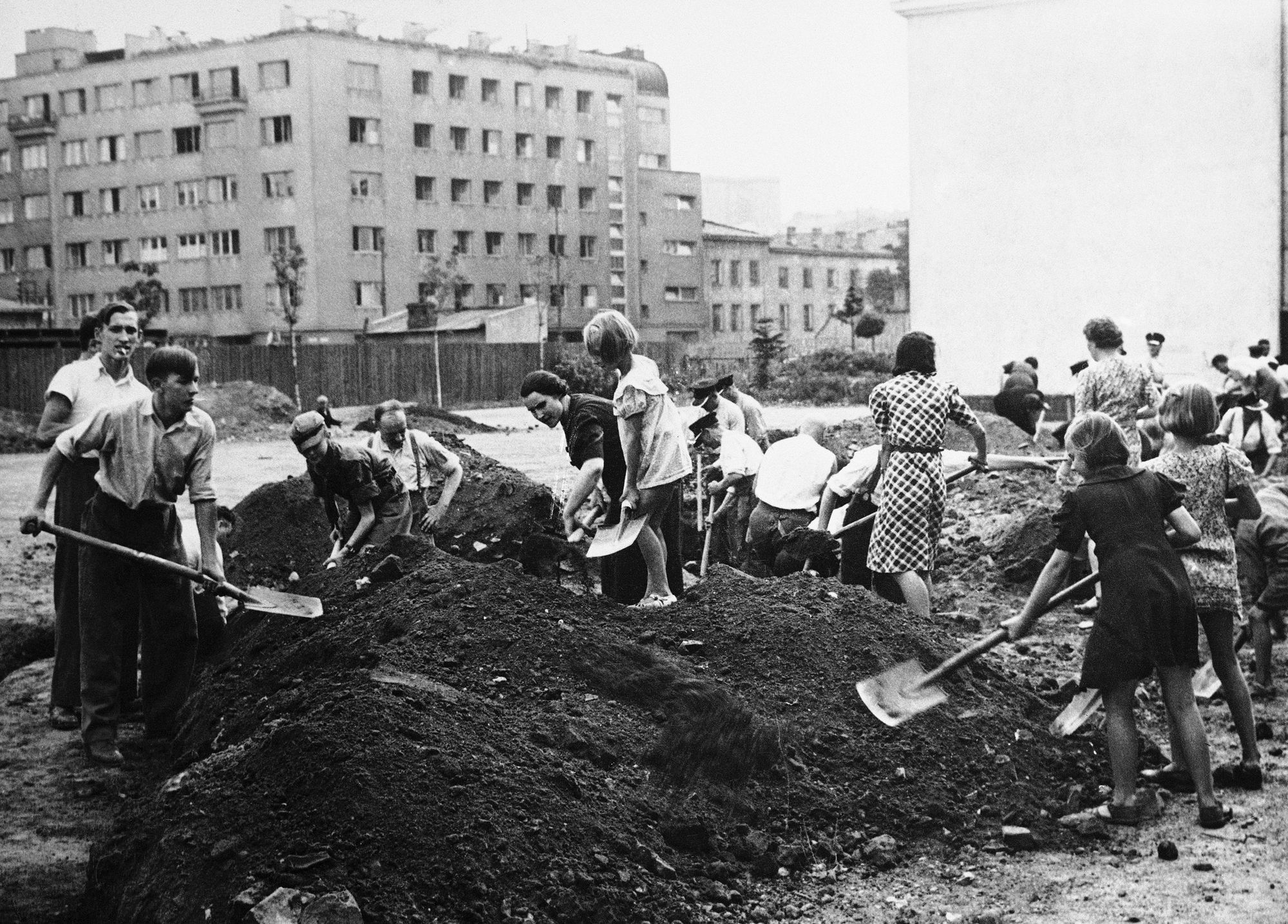 Upadek Warszawy we wrześniu 1939 roku. ARCHIWALNE ZDJĘCIA