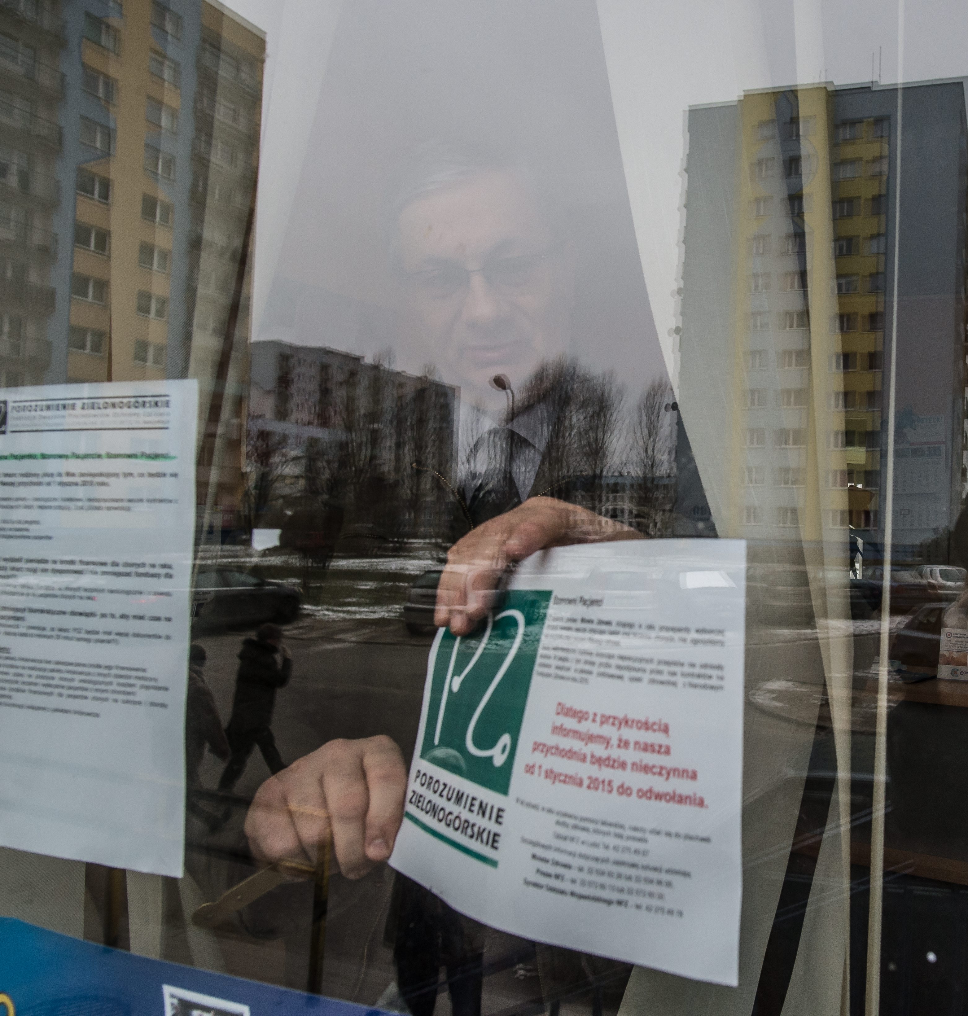 To jedna z rzadziej stosowanych technik, przede wszystkim dlatego że wymaga niemałej wprawy. Laikom najłatwiej ją jednak rozpoznać. Chodzi o takie rozegranie, kiedy wskazuje się, co należy zrobić, by problem rozwiązać, ale zrobić to może tylko druga strona. <b> Przykład: </b> Tu sygnałem są wszelkie stwierdzenia typu: