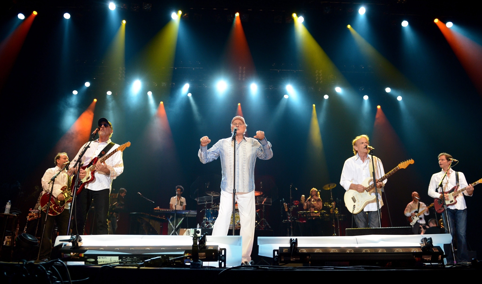 David Lee Marks, Mike Love i Alan Jardine na scenie