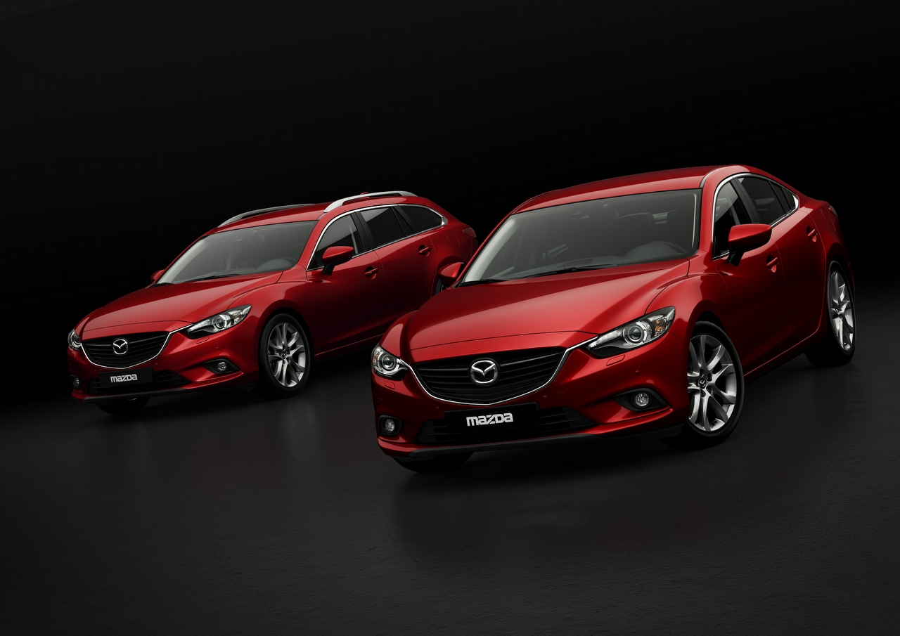Auto ma także karoserię i podwozie w technologii SKYACTIV, dzięki którym możliwe było znaczne ograniczenie masy samochodu. Mniejsza masa to mniejsze spalanie i większa radość z jazdy... Oba modele prezentowane w Paryżu będą wyposażone w silnik Diesla Mazdy SKYACTIV-D o pojemności 2,2 l
