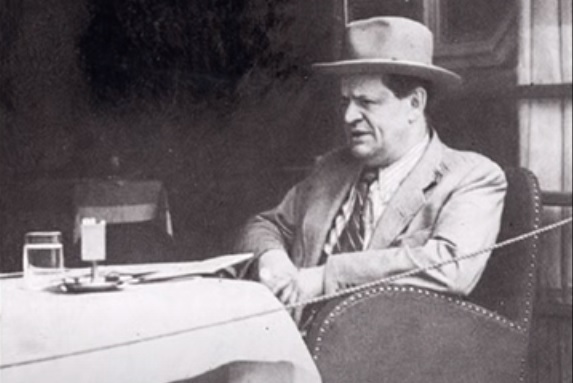 Kosztolányi rejtett üzenetétől a viharos szerelmekig – 85 éve hunyt el a legendás Karinthy Frigyes