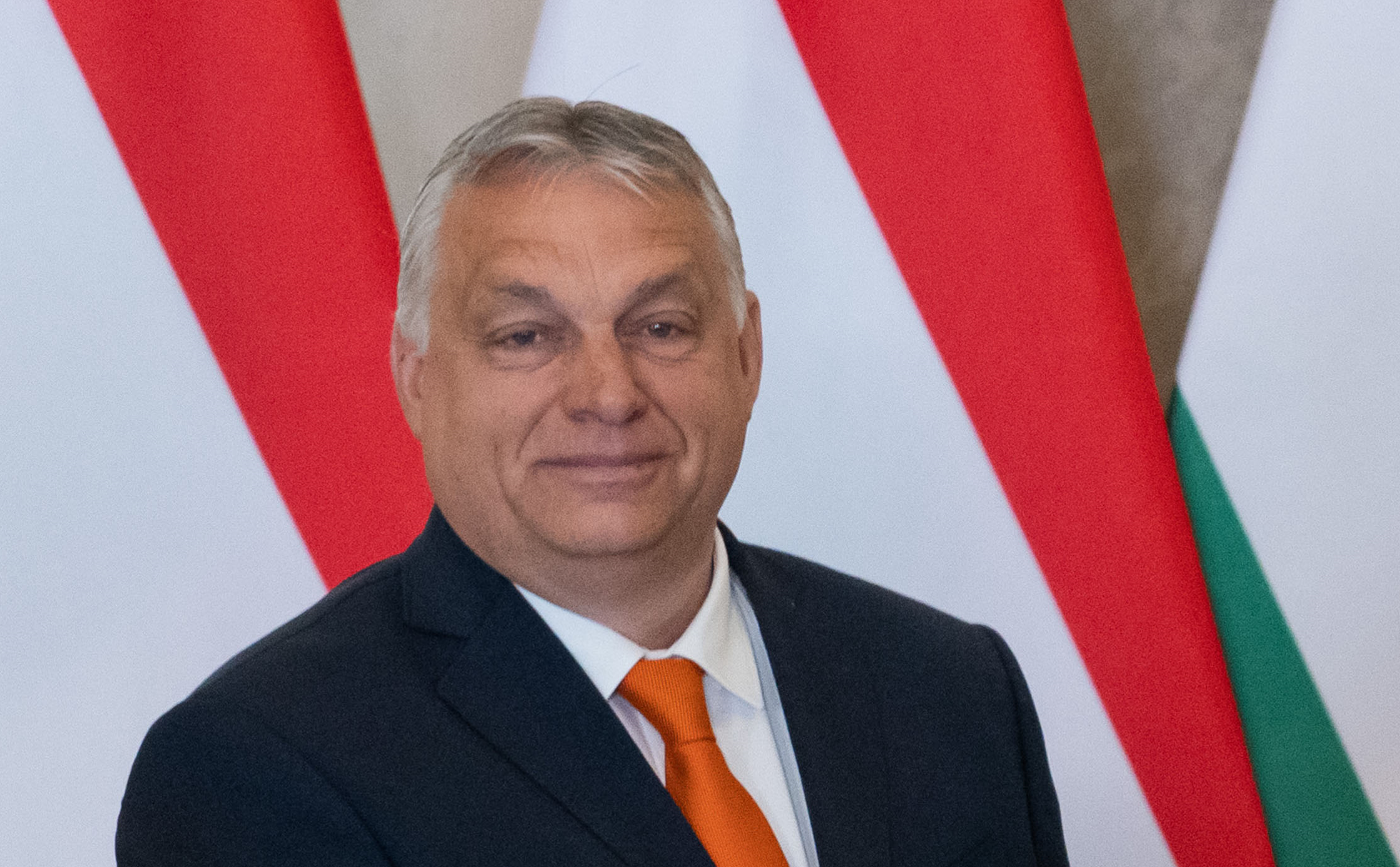 Kiderült, mennyit fizetett Orbán Viktor családja a római útjára, amelyet egy honvédségi géppel tettek meg: de a számokkal valami nem stimmel...