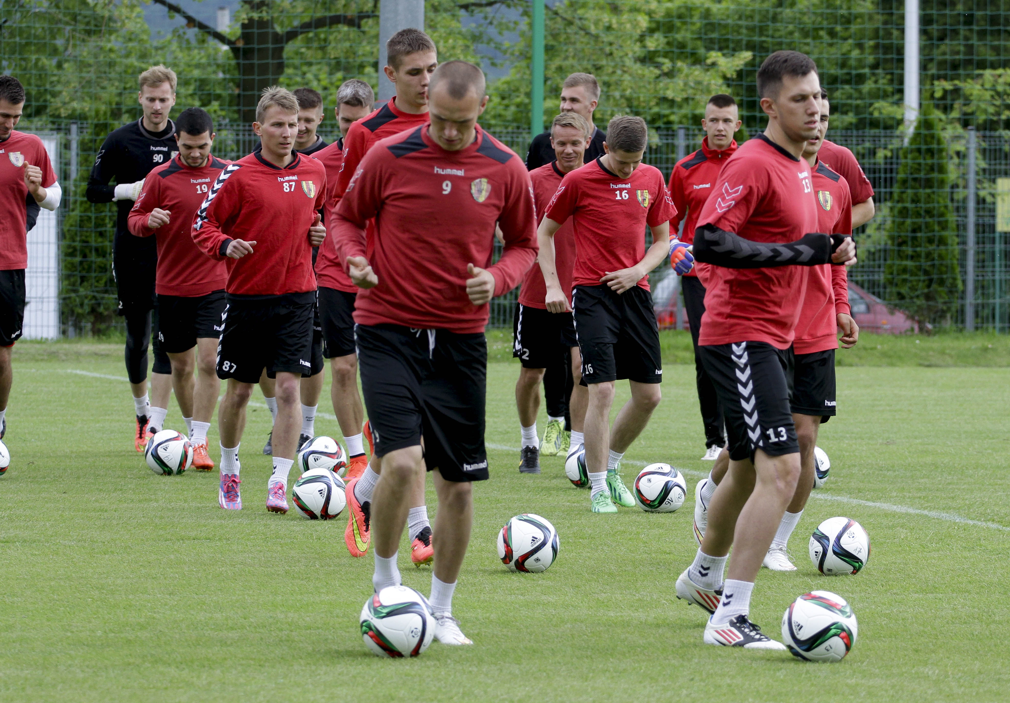 Piłkarze Korony Kielce pierwszy trening przed nowym sezonem 2015/2016 T-Mobile Ekstraklasy odbyli bez pierwszego trenera drużyny