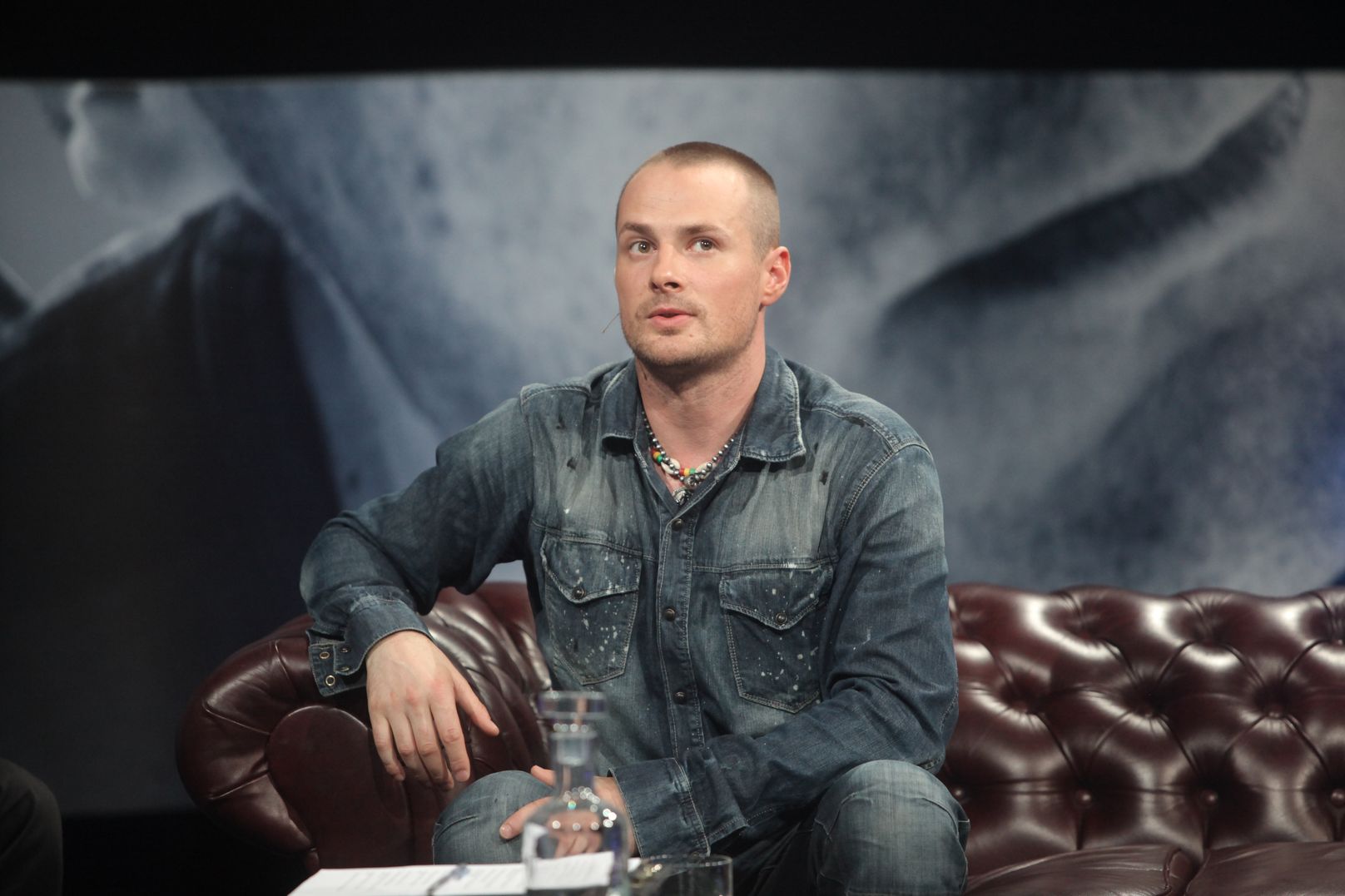 Jeden z najpopularniejszych polskich aktorów, jest również gitarzystą i wokalistą rockowej grupy Cochise. Paweł Małaszyński słynie z tego, że nie lubi rozmawiać na temat swojego życia prywatnego. Czy Kubie uda się nagiąć tę zasadę aktora?
