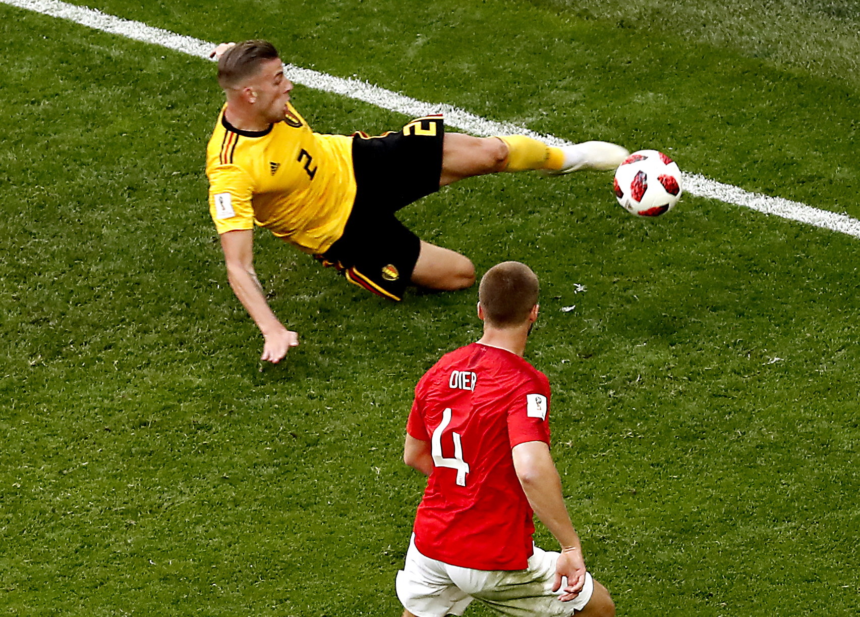 Najlepszą okazję do wyrównania zaprzepaścił Harry Kane. Zdobywca sześciu goli w rosyjskim mundialu nie trafił w bramkę w dobrej sytuacji wypracowanej przez Raheema Sterlinga.