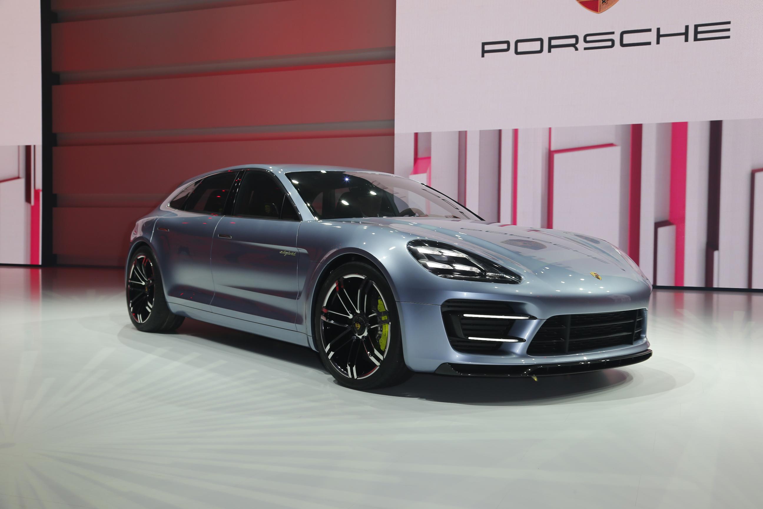 Porsche Panamera Sport Turismo concept - to pomysł na połączenie linii kombi i coupe. Czy tak będzie wyglądać nowa generacja panamery? Wiele na to wskazuje.