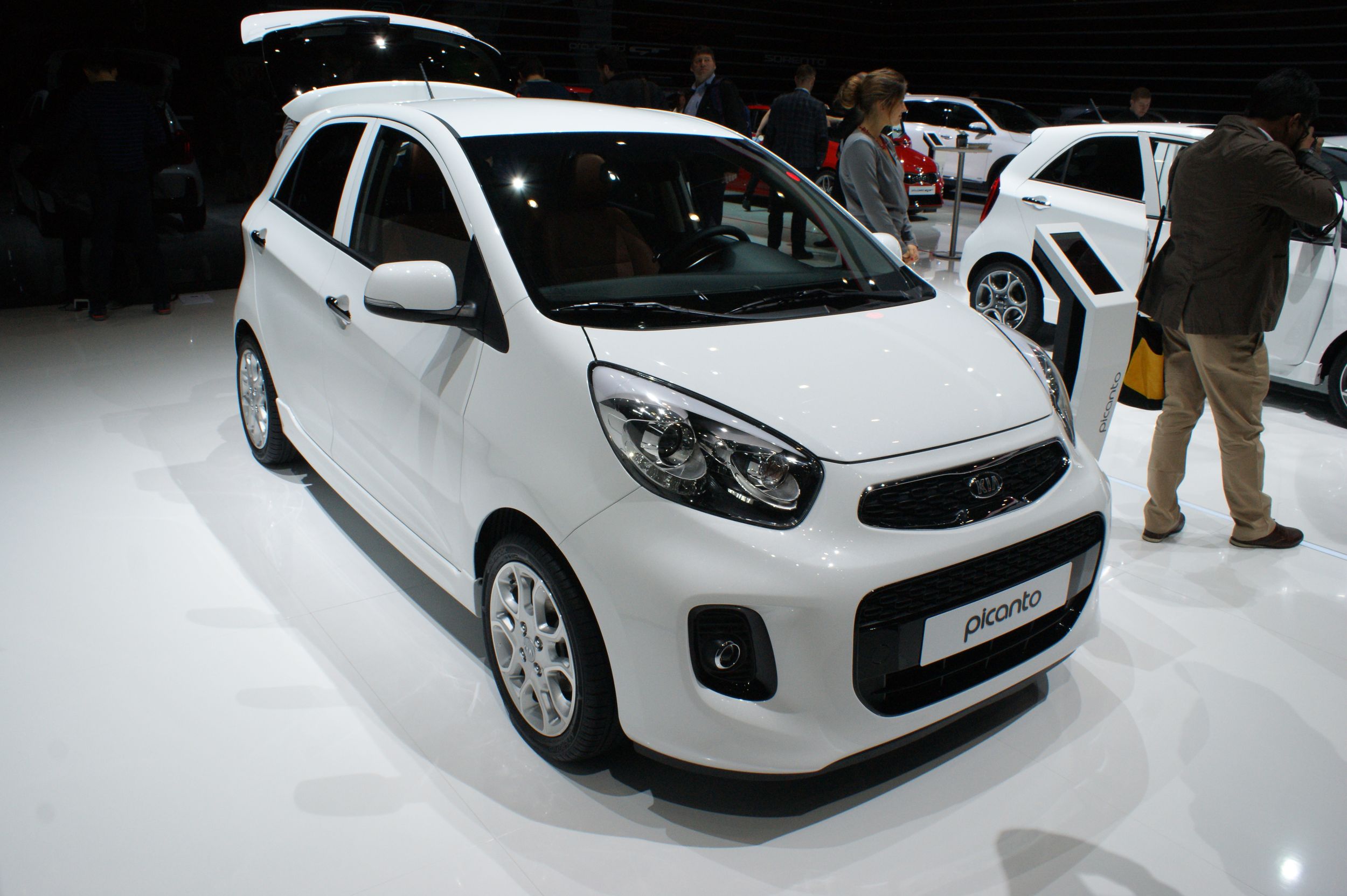Model Picanto produkowany jest w koreańskiej fabryce Kia Seosan. W 2014 roku w Europie sprzedano 51 102 sztuk tego auta.<br></br> Nowa kia picanto objęta będzie gwarancją na 7 lat lub 150 tys. km. Auto powalczy o kieszenie kierowców ze skodą citigo, volkswagenem up!. Także nowy opel karl będzie rywalem picanto.