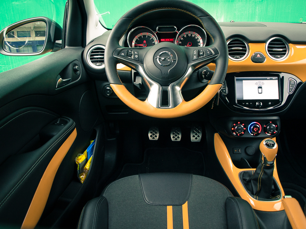 Opel adam