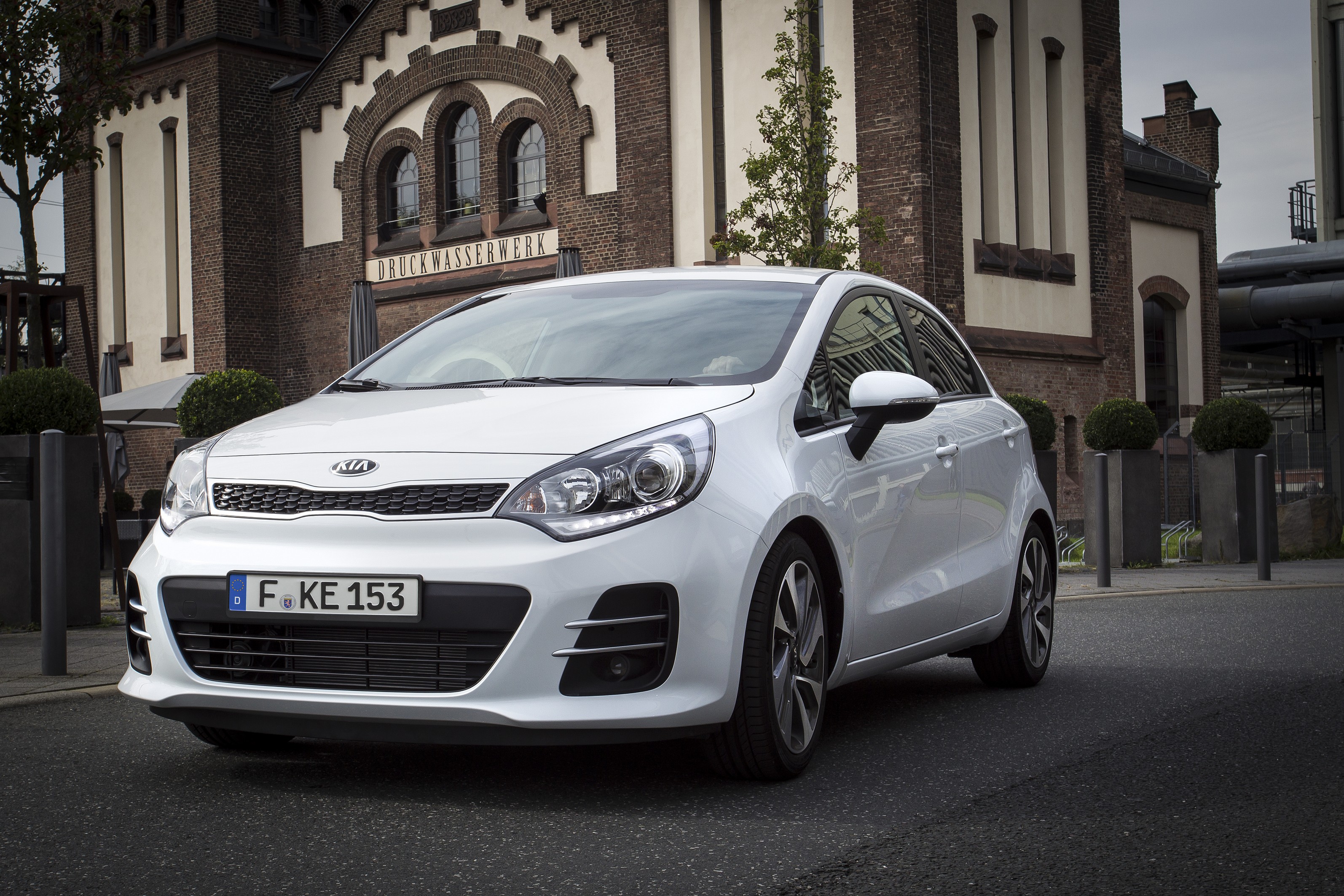 Kia rio - miejsce 6. z liczbą 191 rejestracji. Wynik lepszy o ponad 22 proc. w porównaniu do września 2014.