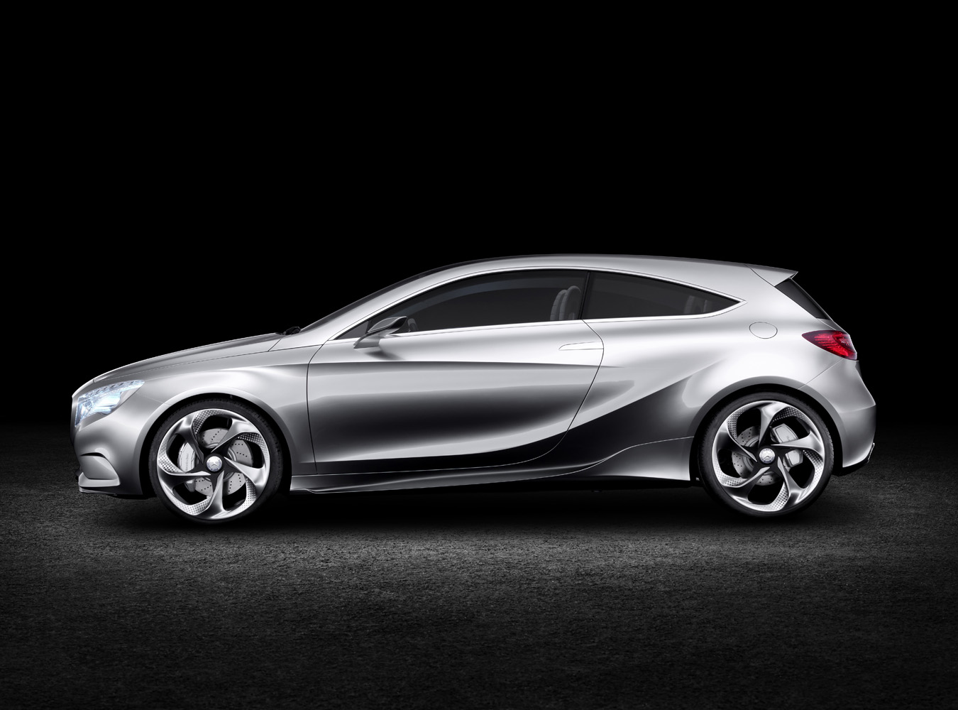 Mercedes Klasy A Concept to przedsmak nowej generacji kompaktowego auta z gwiazdą na masce