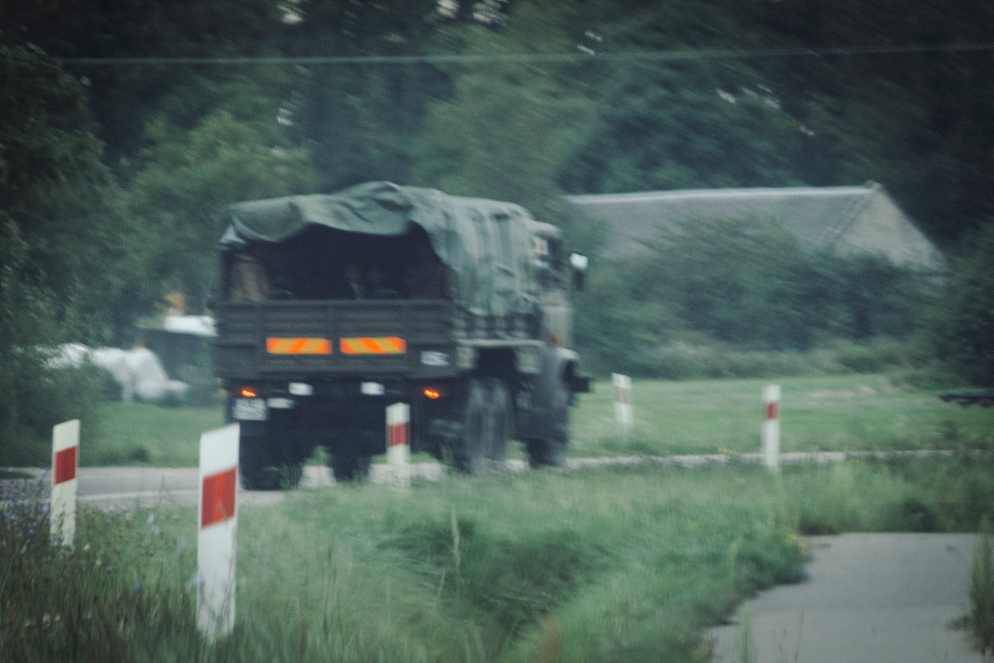 Ciężarówka wojskowa na granicy polsko-białoruskiej, 24 sierpnia 2021 r.