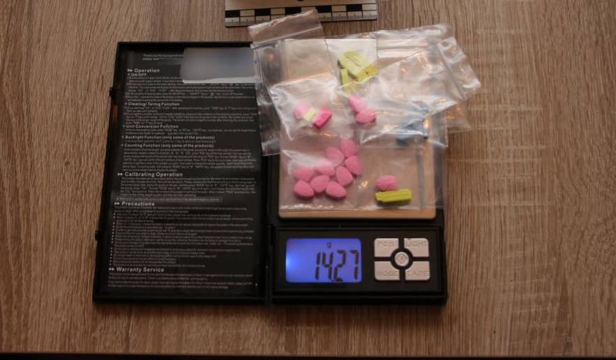 „Zöldség”, „kóla”, „labda” – Válogatott álneveken árulta a drogot a kecsekeméti anya és fiai