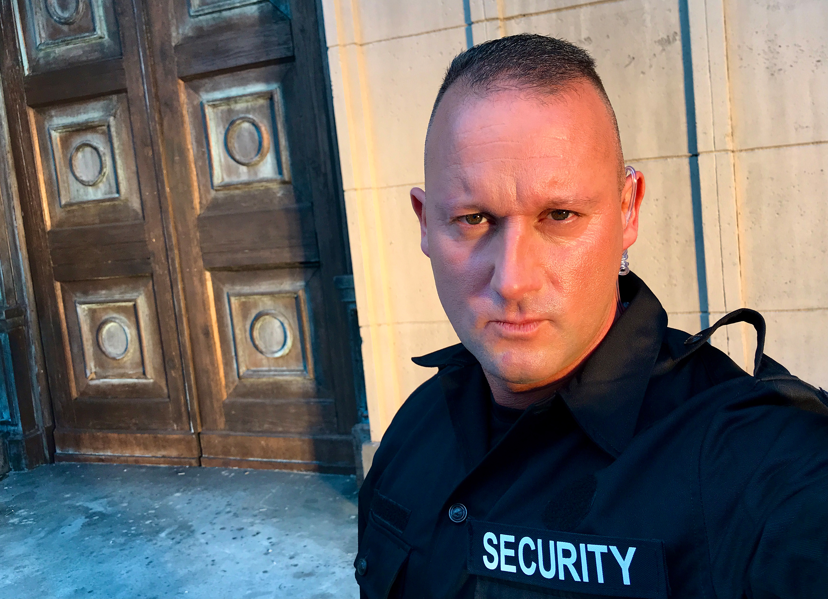 Alekosz kitiltotta a motorosokat a Lánchíd átadásáról, helyette közönségtalálkozóra hívja rajongóit: "Nők is jöhetnek! Ha akarnak."