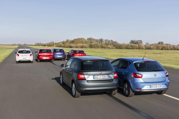 renault sandero или skoda fabia