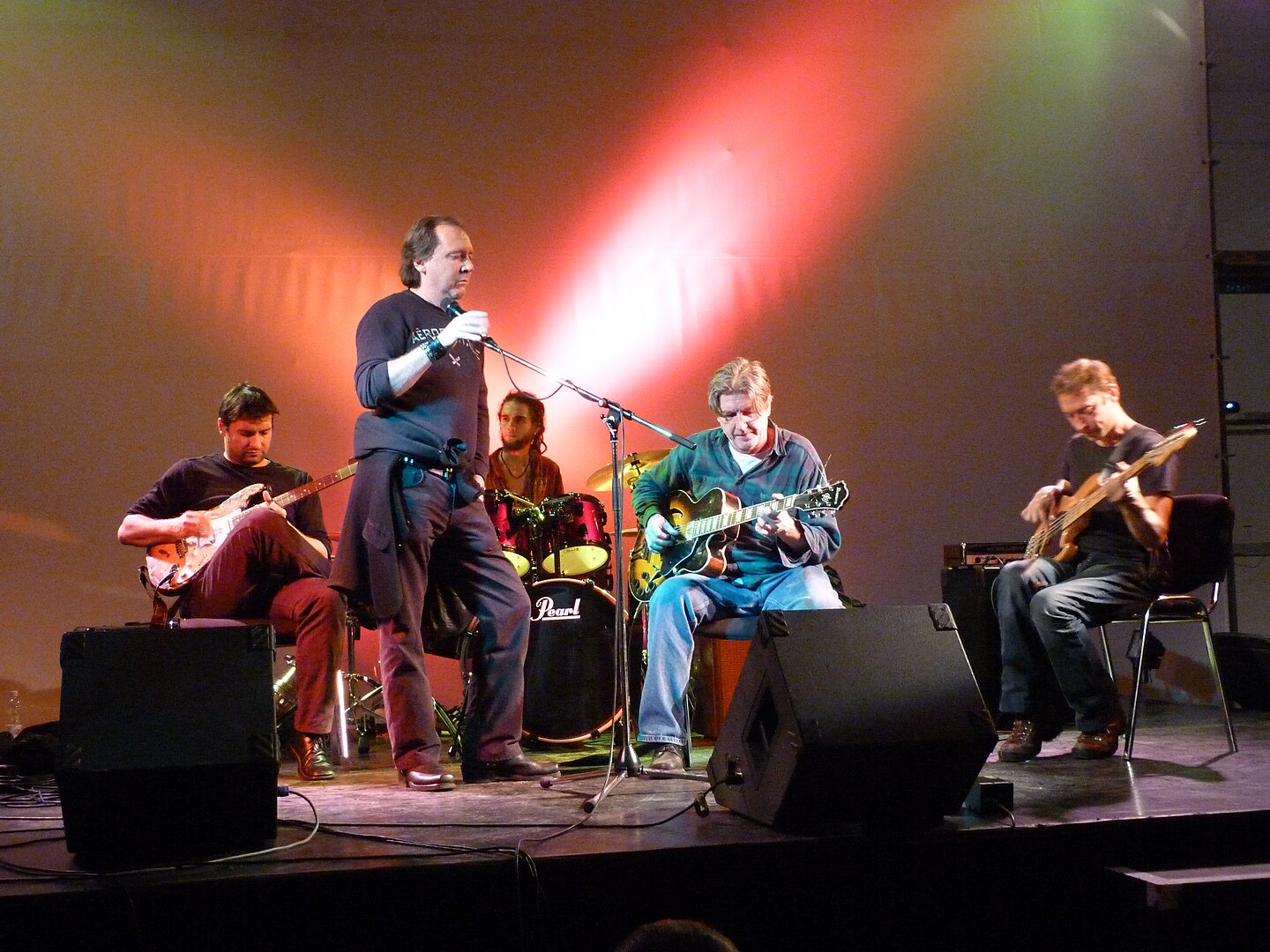 Meghalt Hunyadi Károly