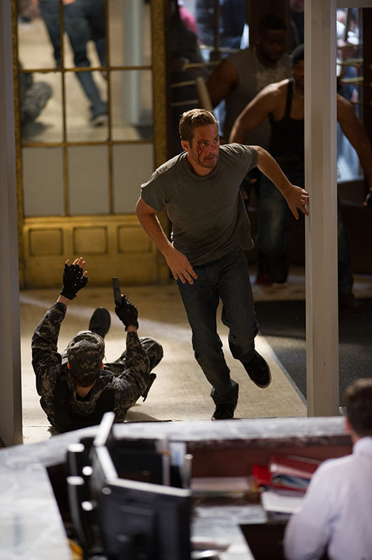 Damien (Paul Walker) ma zaledwie 24 godziny, by odszukać skradziony pocisk z głowicą nuklearną i powstrzymać katastrofę...