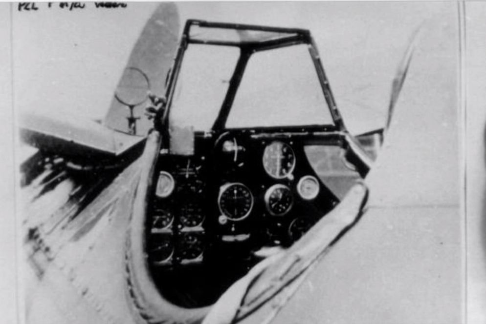 Rozpiętość 10,72 m, długość 7,55 m, wysokość 2,85 m, masa własna 1147 kg, Maszynę napędzał silnik 9-cylindrowy Skoda Mercury V S2 o mocy 405 kW (550 KM). Prędkość maksymalna samolotu to 360 km/h na wysokości 8000 m. Uzbrojenie stanowiły 2 (lub 4) karabiny maszynowe, cztery bomby na wyrzutnikach podskrzydłowych