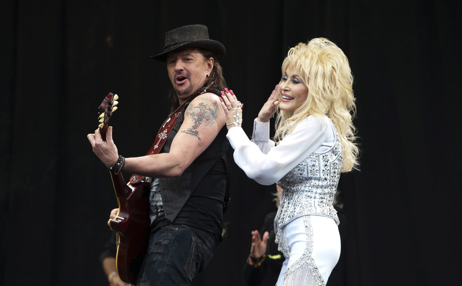 Koncert przyciągnął tłumy widzów, ale był to wyjątkowy wieczór również dla samej Dolly Parton – specjalnie na tę okazję napisała napisała nową piosenkę