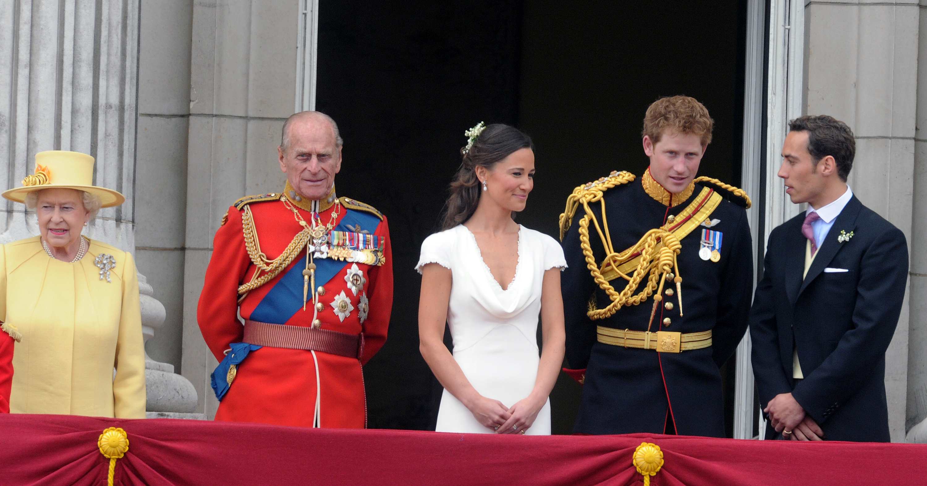 Prasa donosiła o namiętnych pocałunkach pary podczas ślubu Kate i Williama