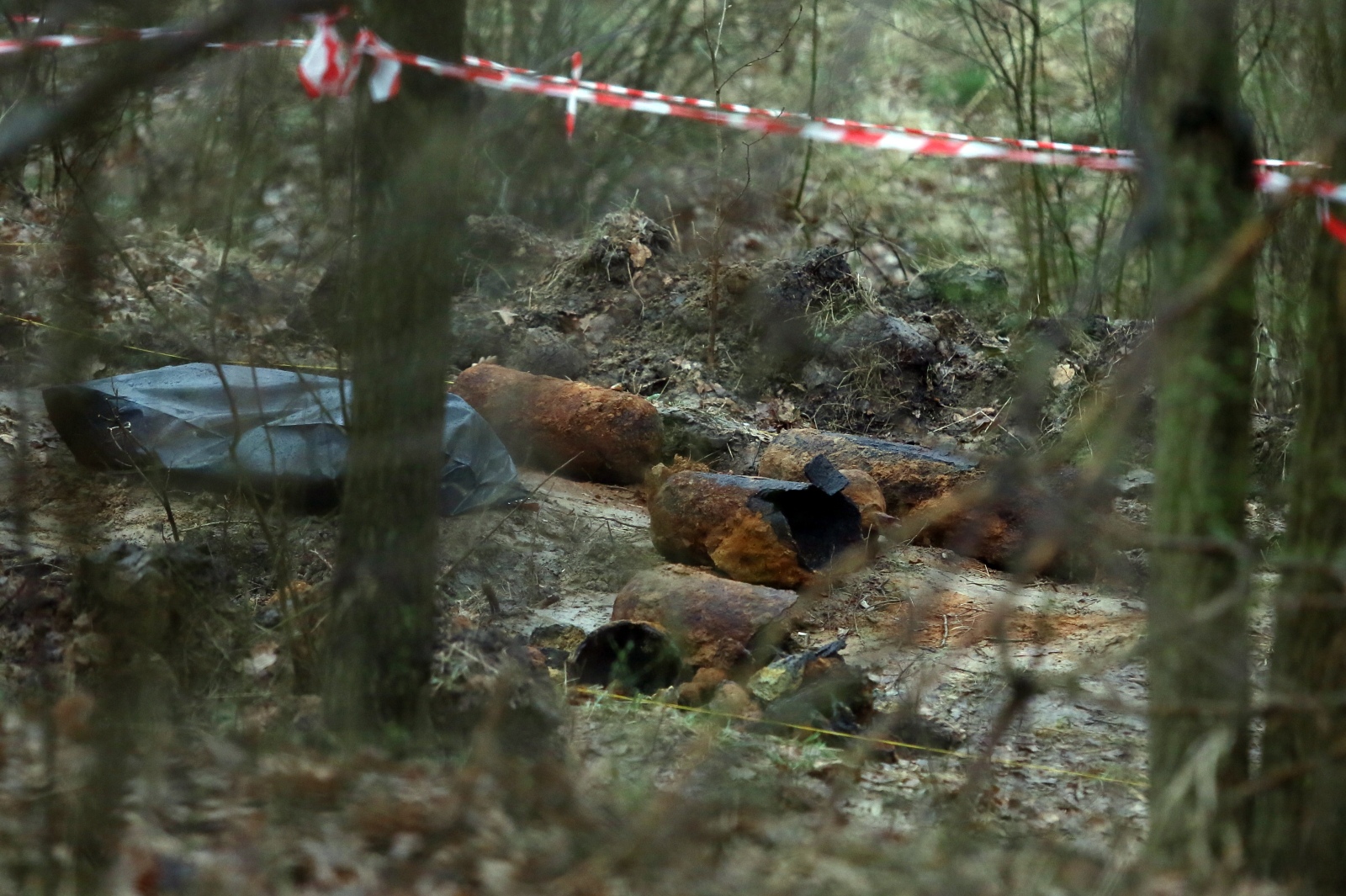 Jarosław Jakubowski z Mazowieckiego Stowarzyszenia Historycznego Explorers podkreśla, że wstępne oceny znaleziska sugerują, że gaz składowany na terenie Fortu mogły być użyty pod Bolimowem. Jego zdaniem już wstępne oględziny butli odkopanych w niższych warstwach wskazują, że są to przedmioty jakie były używane w czasie I wojny światowej.