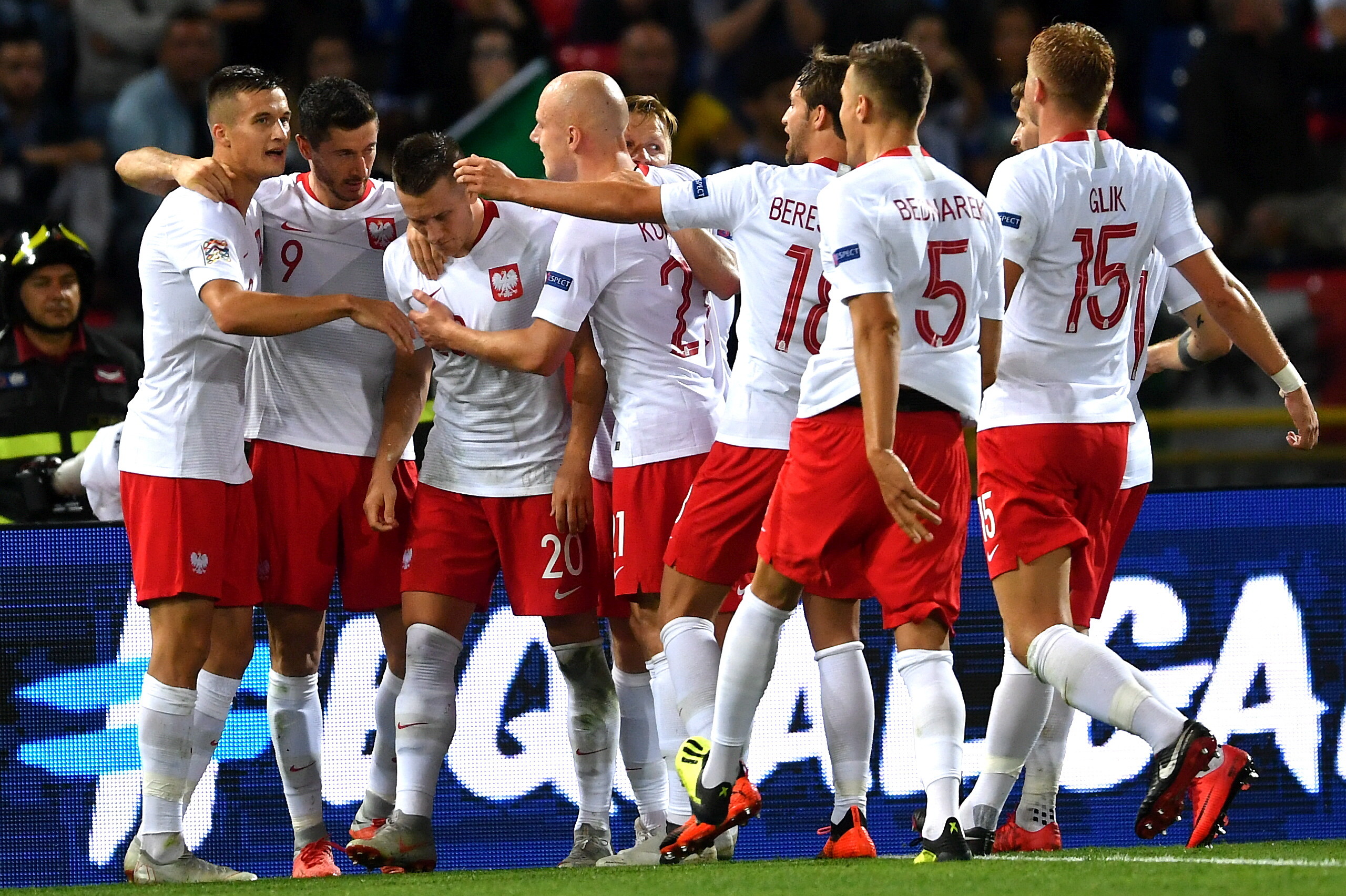 Niespełna dwie minuty po zmianie stron przed szansą na zdobycie bramki stanął zawodnik Bayernu Monachium, do którego piłka trafiła po dośrodkowaniu Błaszczykowskiego. Był jednak w trudnej sytuacji i posłał piłkę nad bramką. Po drugiej stronie groźnie uderzył natomiast aktywny Bernardeschi.