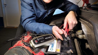 Prostownik samochodowy - szybko i bezpiecznie naładuj akumulator