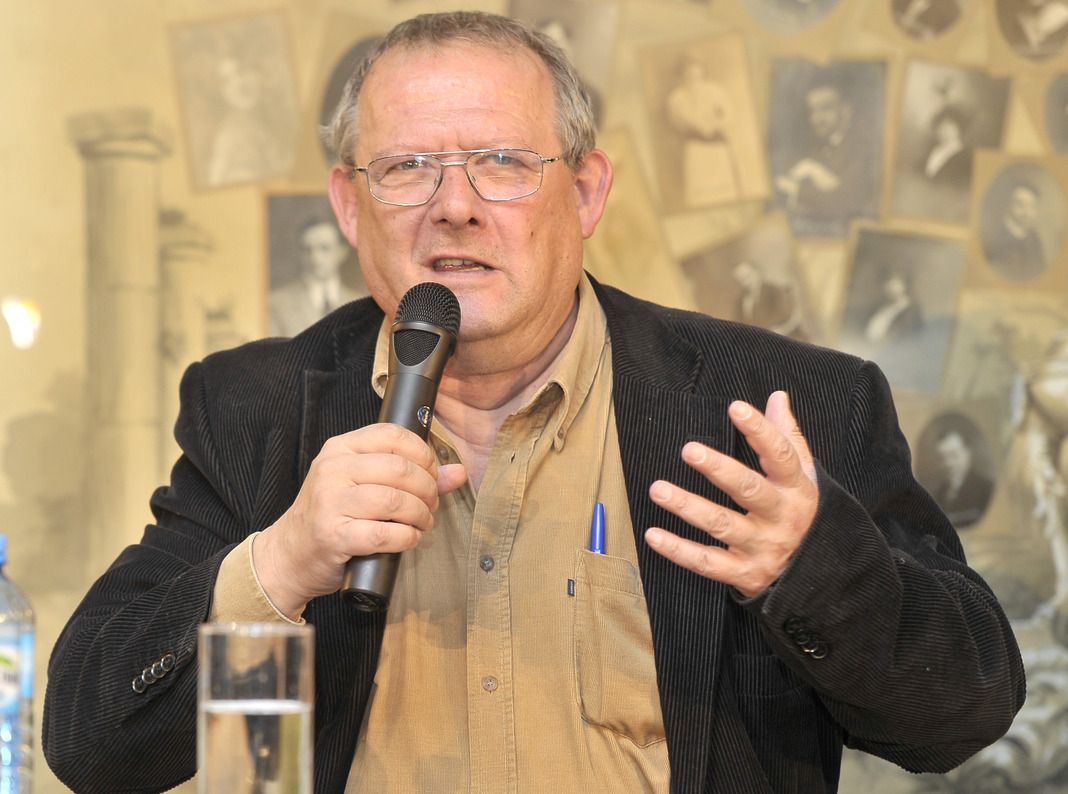 Oprócz Adama Michnika tygodnik umieścił w rankingu także Łukasza Wejcherta, prezesa Onetu oraz dyrektora programowego TVN 24 Adama Pieczyńskiego