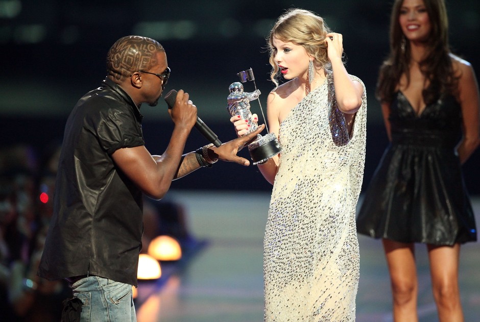 Taylor Swift i Kanye West w 2009 roku / Getty Images