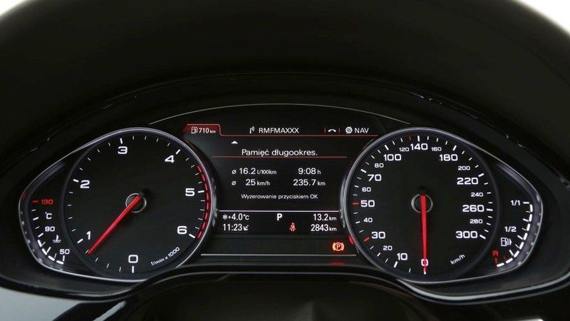 Audi A8 L – zegary