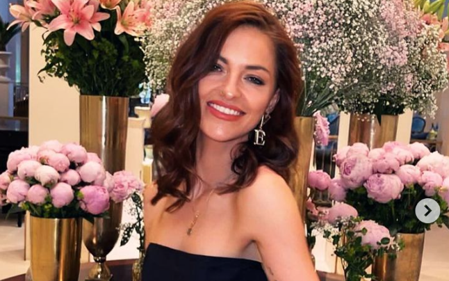 Íme, az első hercegnő, aki meztelenül pózol a Playboy címlapján: szívdöglesztő fotó