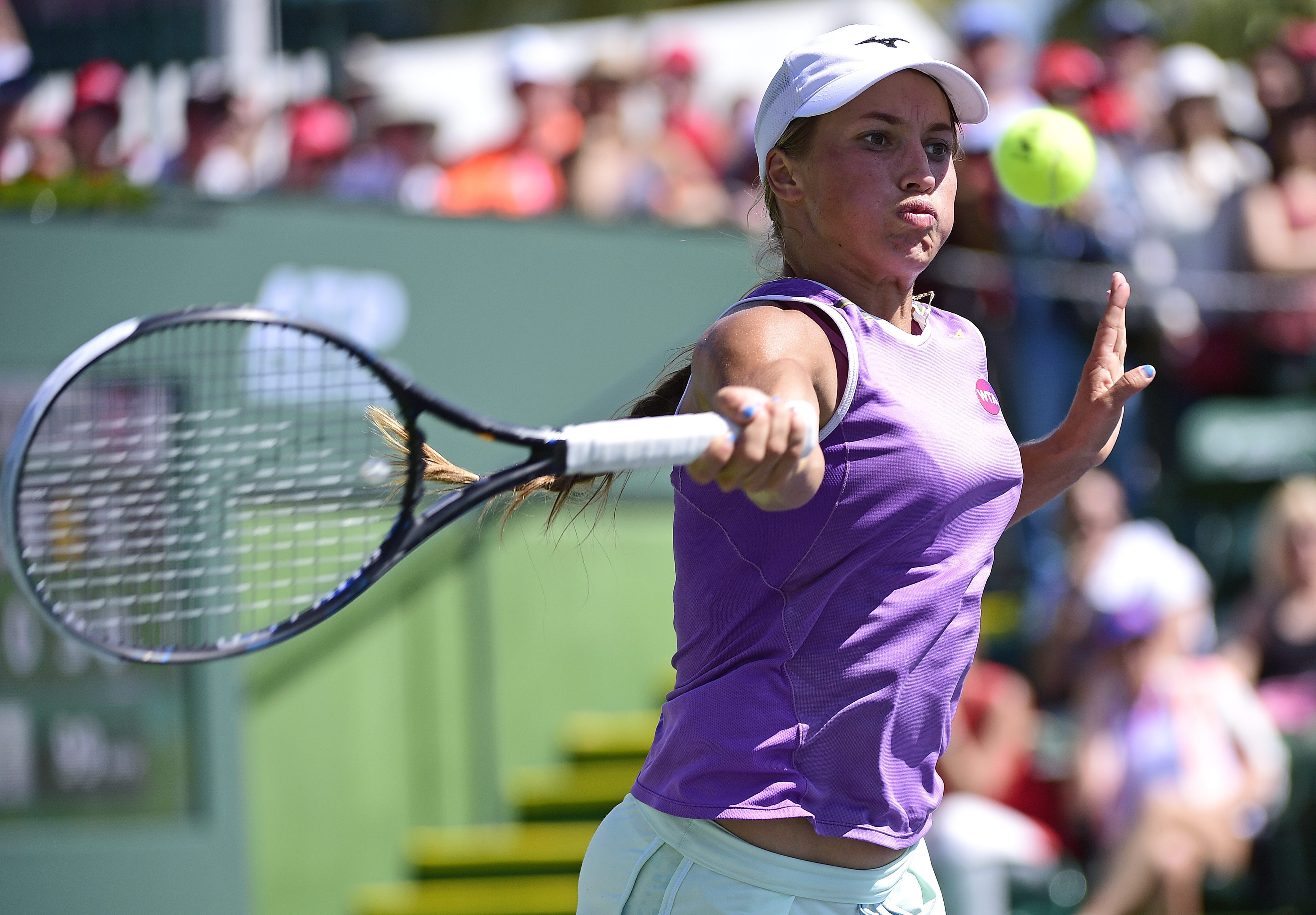 Latająca Szarapowa, ekstremalna mini Halep, szpagat Hradeckiej na Indian Wells