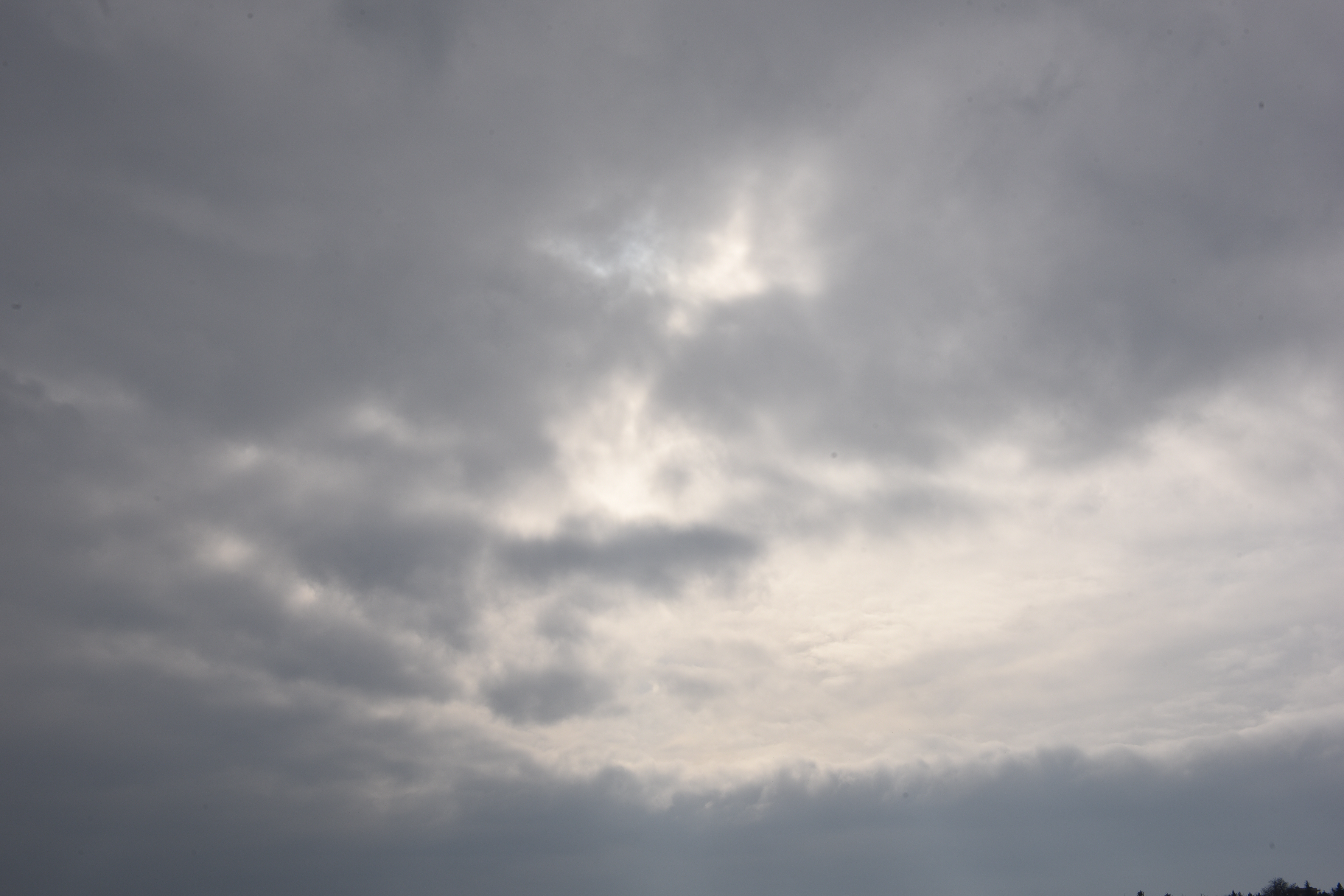 Érkezik a hidegfront és az eső? Mutatjuk a friss előrejelzést