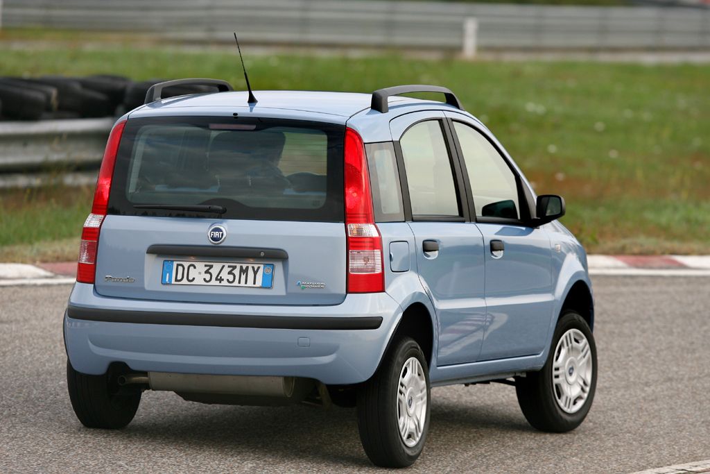 Średni wynik usterkowości w tej grupie wiekowej wynosi 13,9 proc. Fiat panda - 21,7 proc. Przeciętny przebieg - 50 tys. km