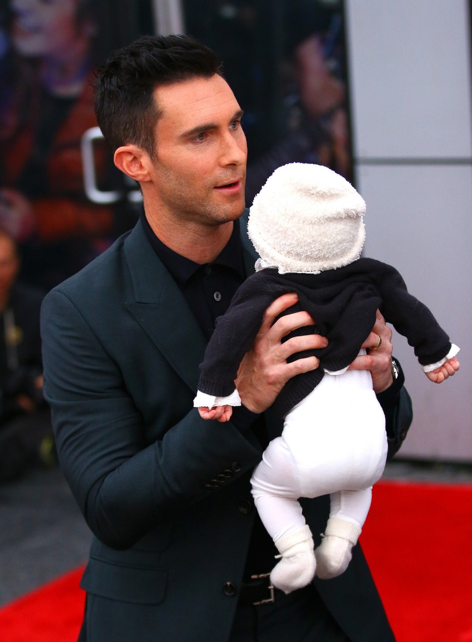 Adam Levine z córeczką