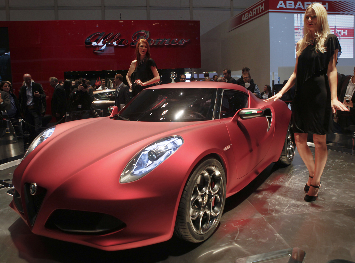 Alfa Romeo 4C Concept prosto z salonu w Genewie
