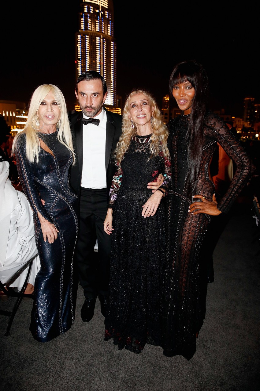 Donatella Versace, Riccardo Tisci, Franca Sozzani i Naomi Campbell / Getty Images