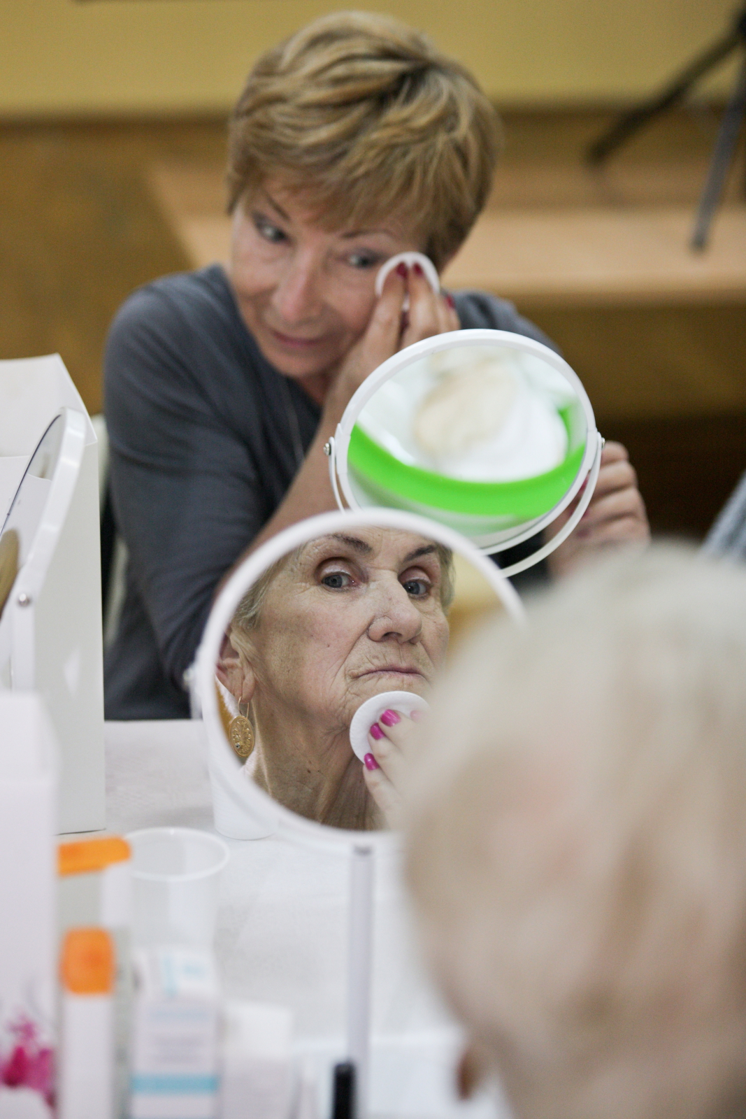Warsztaty kosmetyczne zorganizowano 20 kwietnia na Oddziale Onkologii Klinicznej Wielospecjalistycznego Szpitala Wojewódzkiego w Gorzowie Wielkopolskim. Przygotowane zostały wspólnie z Fundacją Piękniejsze Życie i Wojewódzkim Zakładem Doskonalenia Zawodowego