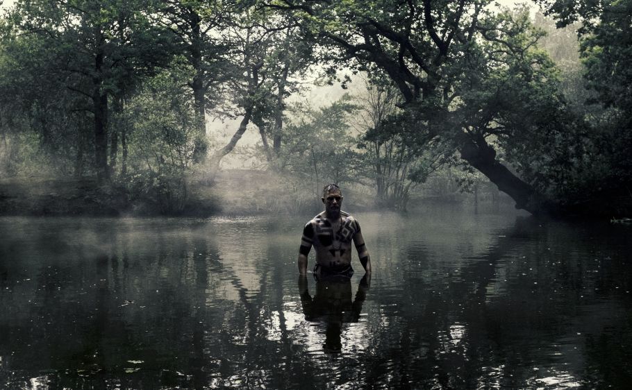 Londyn, rok 1814. Uznany za zmarłego James Keziah Delaney (Tom Hardy) po wielu latach powraca z odległych zakątków świata. Pobyt w Afryce zmienił go nie do poznania. Mężczyzna przyjeżdża do Londynu, żeby przejąć odziedziczone po ojcu imperium handlowe. Szybko jednak wychodzi na jaw, że nie będzie to łatwe.