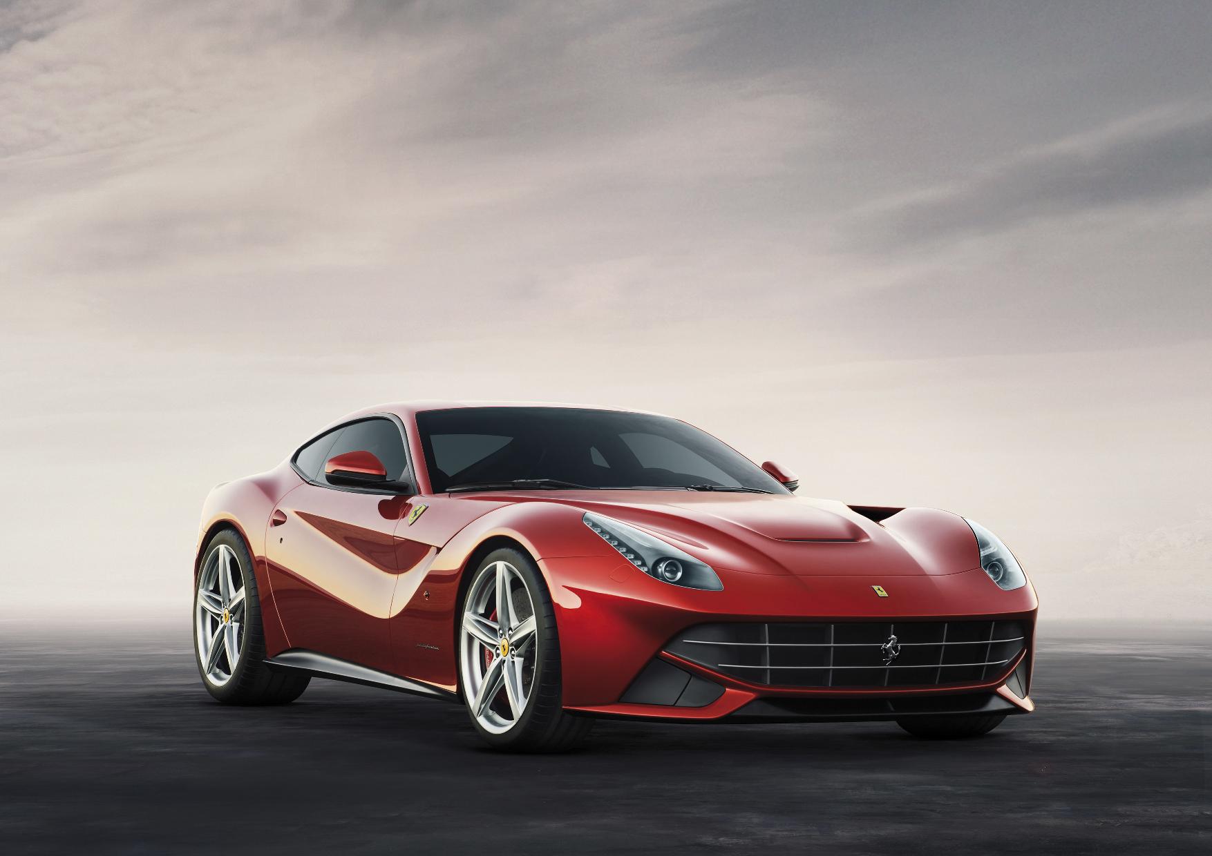 Nowe ferrari Lewandowskiego od zera do 100 km/h przyspiesza w 3,1 s. 200 km/h samochód pędzi po 8,5 s od startu. Prędkość maksymalna - 340 km/h. To oznacza, że F12 berlinetta jest drugim, po laferrari najpotężniejszym drogowym pojazdem jaki opuścił do tej pory mury włoskiej stajni z Modeny.