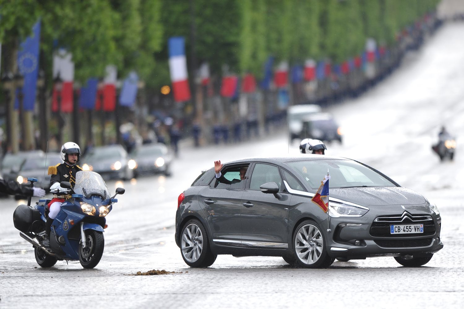 Rządowy citroen DS5 hybrid