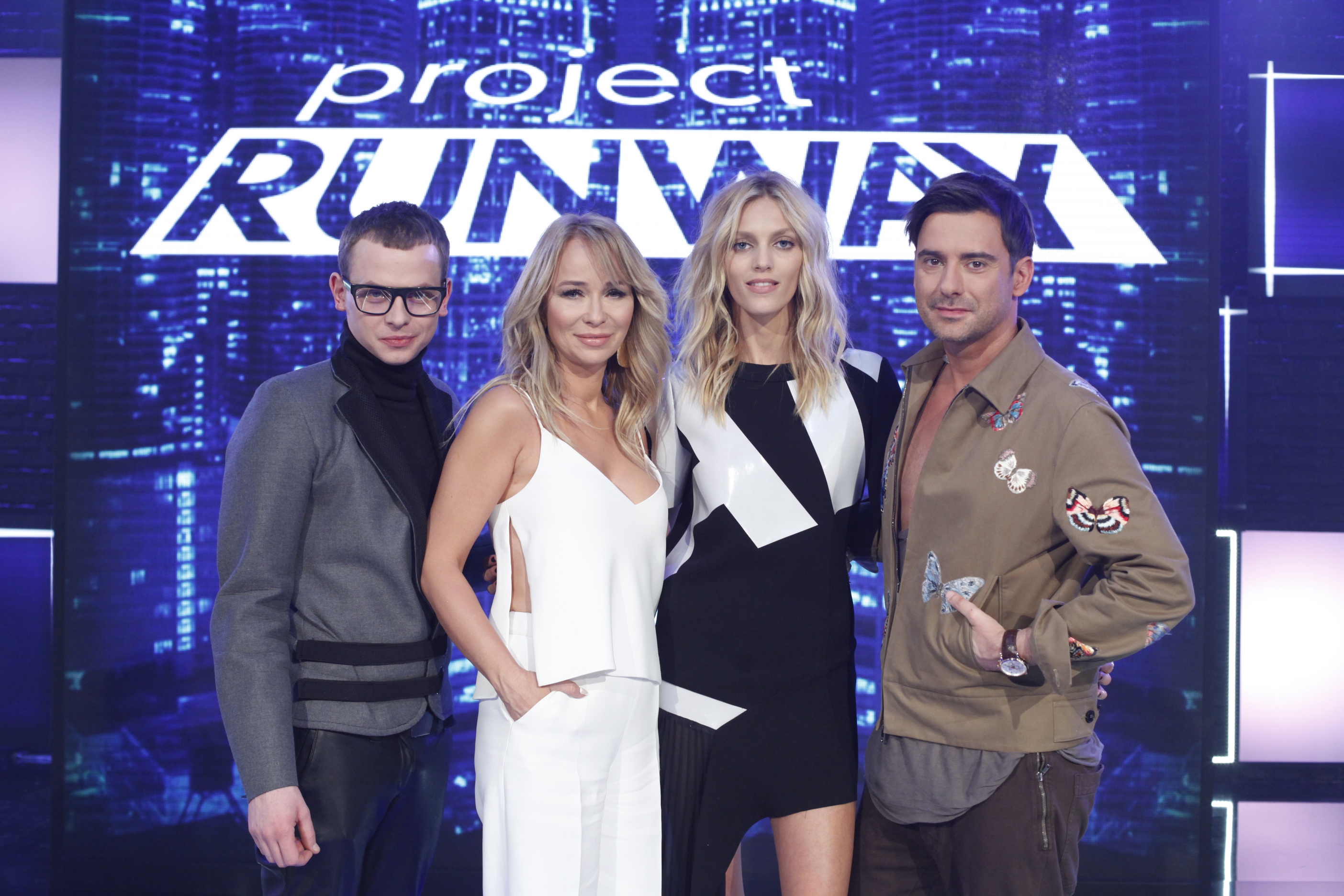 <b>POWROTY</b> Powraca najpopularniejszy show na świecie o projektowaniu mody – „Project
Runway”. 2 miliony widzów, publikacje w największych polskich magazynach o modzie, kariera
i rozpoznawalność projektantów – tak działa ten program! Anja Rubik i tym razem poprowadzi
uczestników przez trudną, usłaną krawieckimi wyzwaniami drogę, aby tylko najlepszym otworzyć drzwi do
wielkiej kariery. Do grona jurorów dołączy znany fotograf – Marcin Tyszka. Zmiany w jury zapowiadają dalsze
transformacje w programie. Jakie? Warto oglądać „Project Runway” w środy o godzinie 21:30 w TVN.