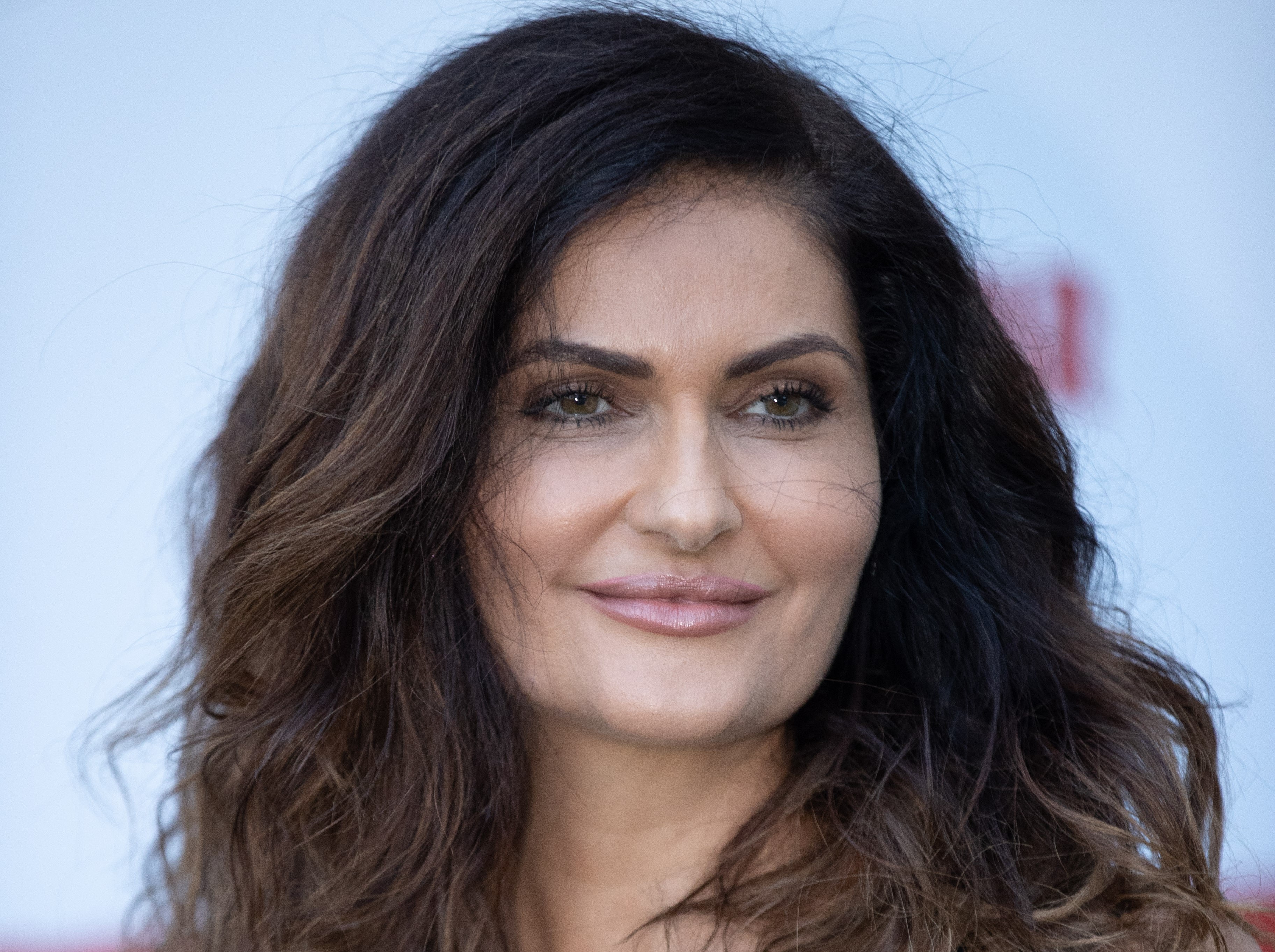 Mintha ikrek lennének: Varga Izabella ritkán látott lányai káprázatosan gyönyörű nővé értek – fotók