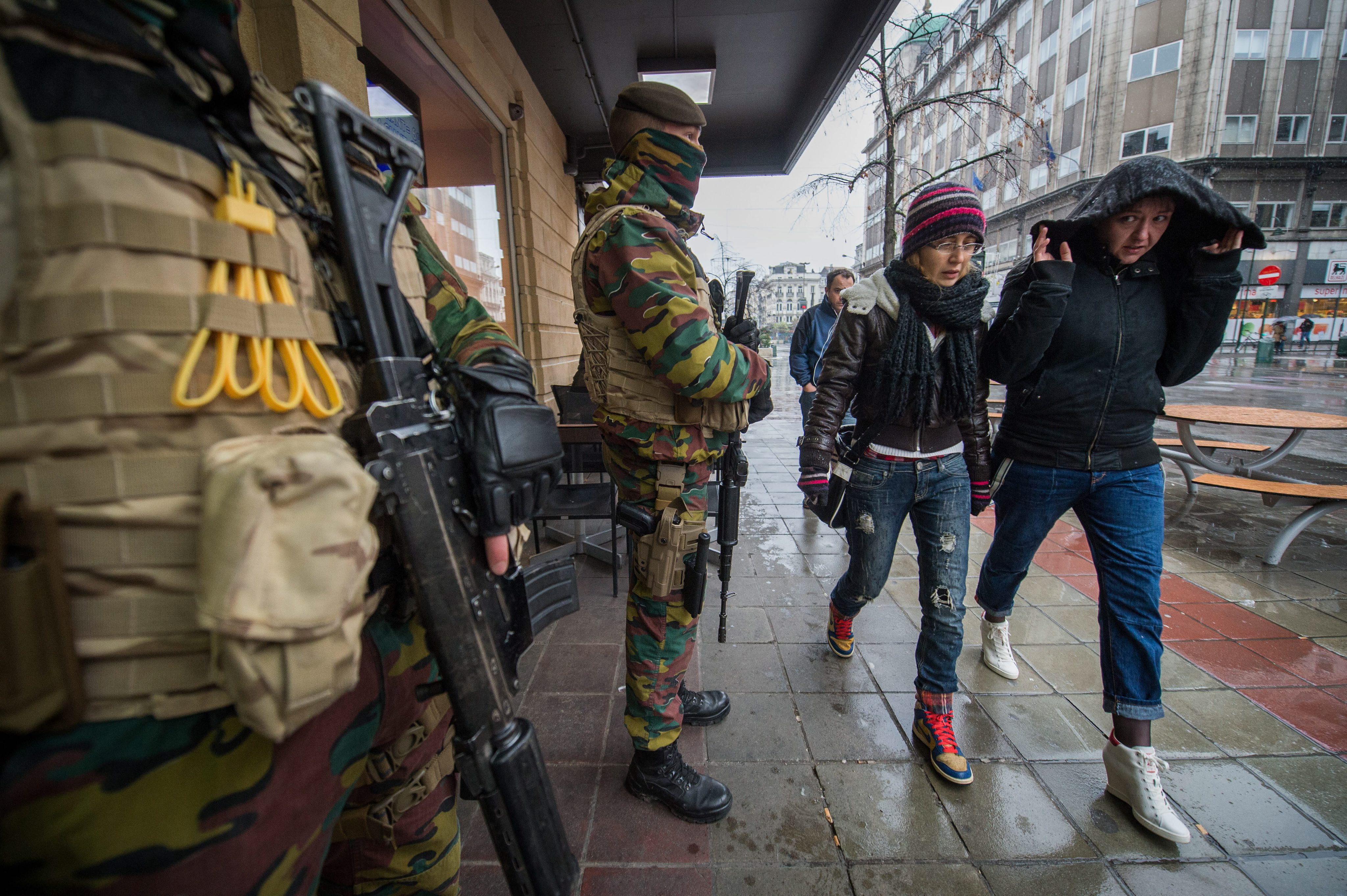 Premier Belgii apelował jednak do mieszkańców Brukseli, by nie ulegali psychozie, by nie panikowali, ale zachowali czujność.